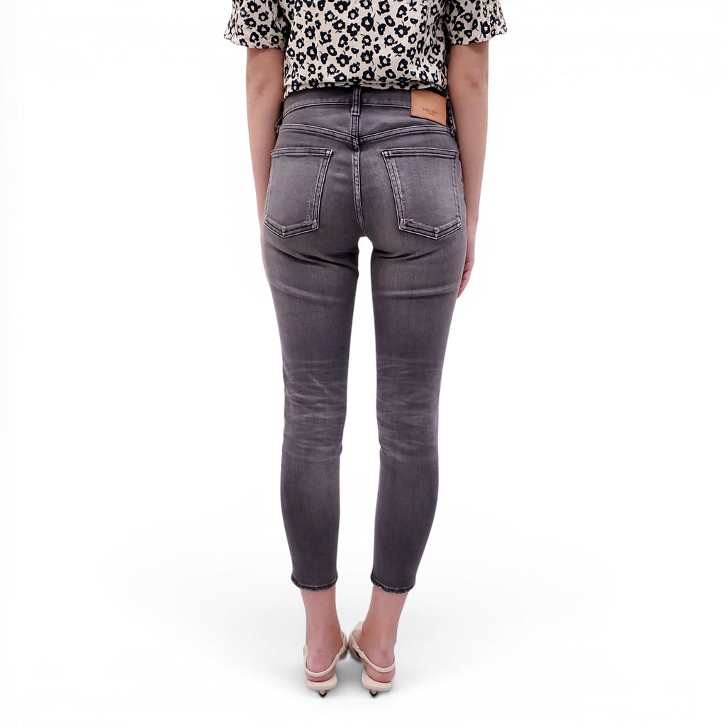 MOUSSY VINTAGE GREY LIGHTLY DISTRESSED JEANS - SIZE 26